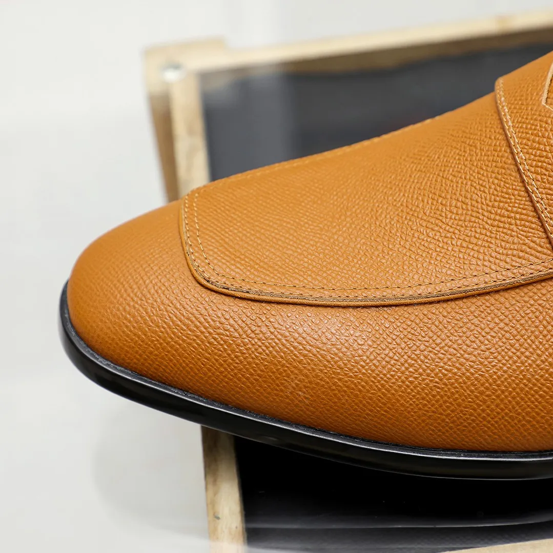 Men's shoes 💰600 🕷🕷🐂【Ferragamo】 Popular fashion casual shoes🇨🇳Official website counter 1:1 production, original mold opening💯Good quality can be seen, imported high-end first-layer pebbled calfskin, water-dyed🐂leather lining🌿very clear texture, high-quality waterproof, non-slip and wear-resistant outsole🎋high quality and low price, truly handmade🍓, 5 colors available! Code number 38-44 (45. To be customized)